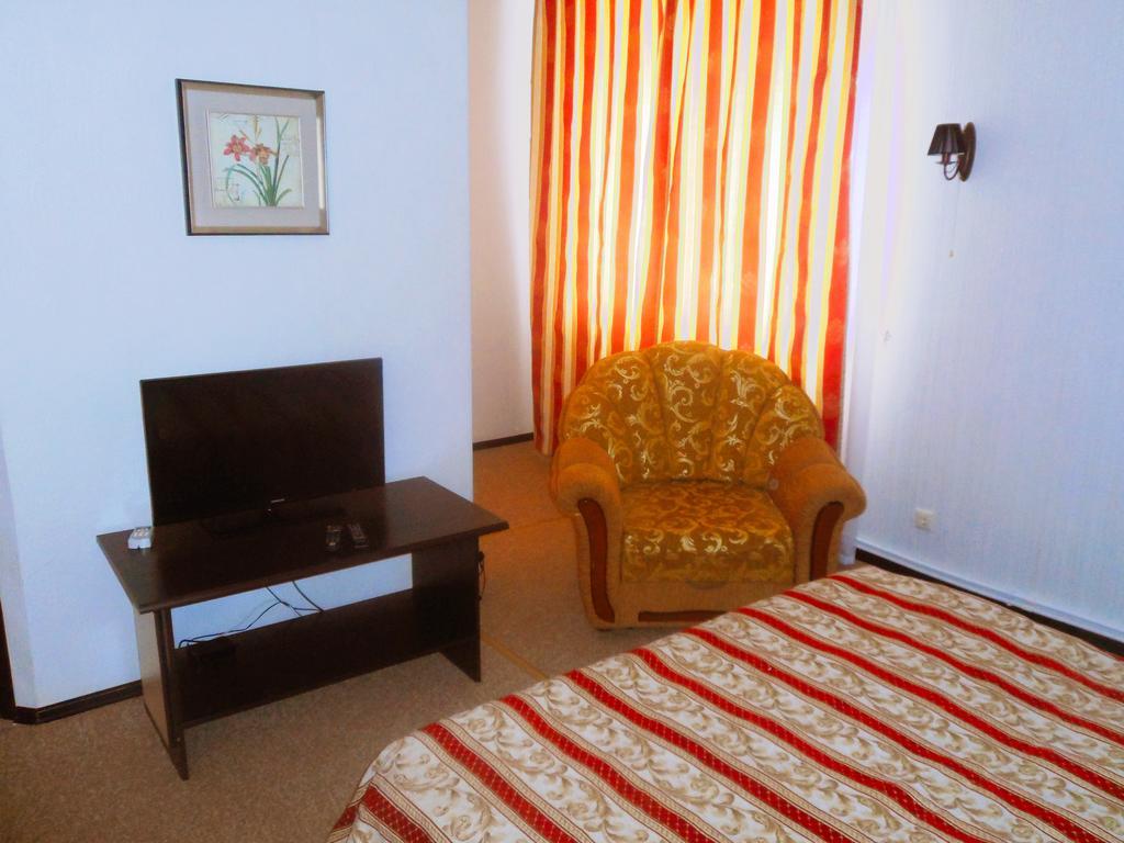 Florentina Hotel Edinet Luaran gambar